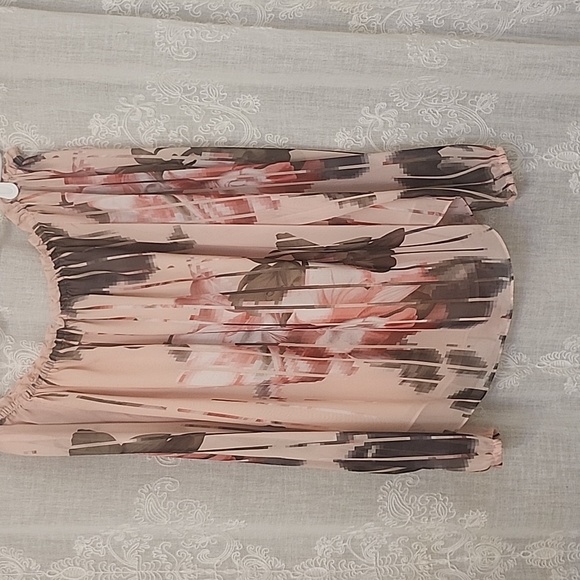 WHITE HOUSE BLACK MARKET Off-the-Shoulder Pink Floral Blouse Sheer Size S - Picture 2 of 5